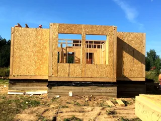 Haus nach Projekt „Forward“, Dorf Sholokhovo: Wandmontage