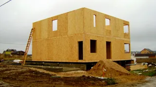 Haus nach Projekt „im Dorf“, Dorf Podolino: Wandmontage