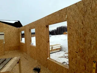 Haus nach individuellem Entwurf, Dorf Popovskaya: Wandmontage