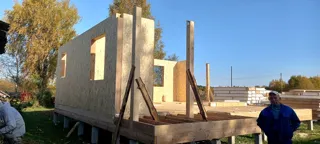 House based on the “Patio” design, Mikhaylovskoe village: wall assembly