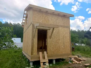 Ferienhaus nach Projekt „Kleines Ferienhaus“, SNT „Nadeschda-5“: Montage des Hausbausatzes