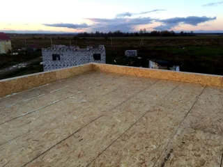 Haus nach Projekt „Stil 108“, Siedlung Yaroslavka: Dach
