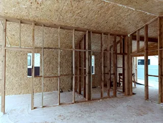 Haus nach Projekt „Barnhouse 76.3“, Dorf Konokhovo: Wandmontage