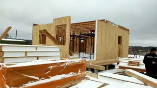 Haus nach Projekt „Premera“, Dorf Bolshoe Klochkovo: Wandmontage