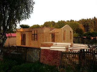 Haus nach individuellem Entwurf, Siedlung Borisoglebskiy: Wandmontage