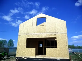 Haus nach Projekt „Ermak“, Dorf Vasilevo: Wandmontage