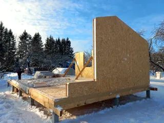 Haus nach Projekt „Barnhouse 45“, SNT „Fortschritt“: Wandmontage