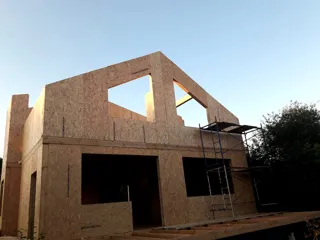 Haus nach Projekt „Tajna“, Krasnogorsk: Wandmontage