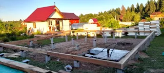 Haus nach individuellem Projekt, Dorf Kudrino: Fundament und Grundrahmen