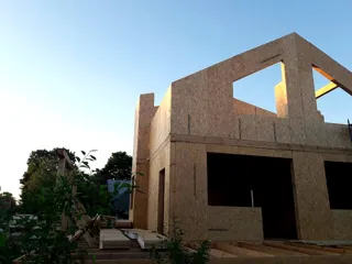 Haus nach Projekt „Tajna“, Krasnogorsk: Wandmontage