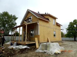 Haus nach individuellem Entwurf, Gavrilov-Yam: Terrasse und Eingangsbereich