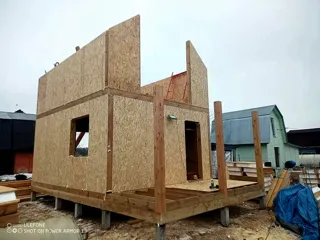 Haus nach Projekt „Strelez“, Gebiet Kostroma: Wandmontage