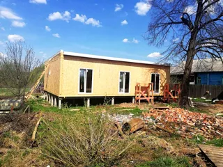 Haus nach Projekt „Mistika - E2.8“, Dorf Kurdumovo: Fassadenverkleidung