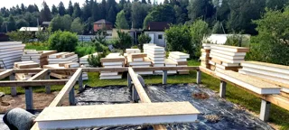 Haus nach individuellem Projekt, Dorf Kudrino: Fundament und Grundrahmen