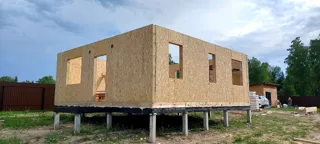 133 m² ev, “Dilijans 8x9” projesi, “Ivantsevo 3” sitesi: duvar montajı