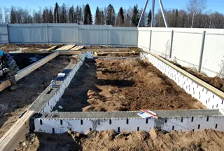 Garage nach Projekt „Garage - 68.25“, Ivanovo: Fundament und Grundrahmen