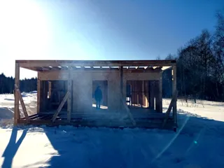Haus nach Projekt „Jaroslawl“, Dorf Karmanovo: Wandmontage