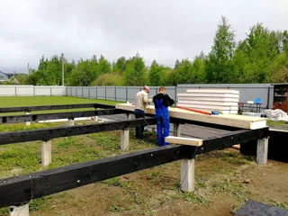 Haus nach Projekt „Mistika - S2.8“, Dorf Kukarino: Fundament und Grundrahmen