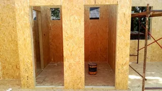 Haus nach Projekt „Finnisch 70“, Region Jaroslawl: Wandmontage