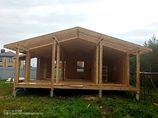 Haus nach individuellem Entwurf, Dorf Konokhovo: Wandmontage