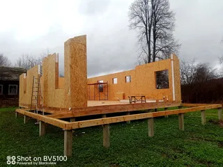 122 m² house built to a custom design, Alferevo village: wall assembly