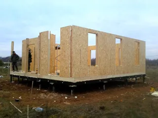 Haus nach Projekt „Utah“, Yaroslavl: Wandmontage