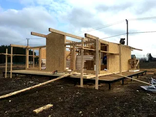 House based on the “Half-timbered 98” design, Borisovo village: wall assembly