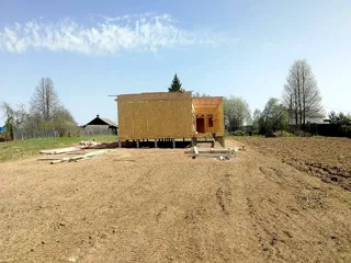 Haus nach Projekt „Mistika - E2.8“, Dorf Novoe: Wandmontage