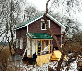 Haus 72 m² nach individuellem Projekt, Pushchino: Fassadenverkleidung