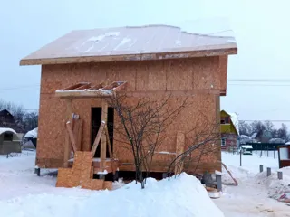 Haus nach Projekt „Awdeewo“, Dorf Minskoe: Wandmontage