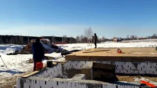 Garage nach Projekt „Slawjanka mini + Garage“, Dorf Nazarovo: Fundament und Grundrahmen