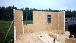 Haus nach Projekt „Ermak“, Siedlung Kuzmishchi: Wandmontage