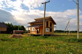 Haus nach Projekt „Fantasija“, Siedlung Plotina: Fassadenverkleidung