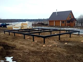 House based on the “Votchina” design, Gubachevo village: foundation and sill strapping