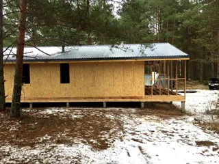“Barnhouse 110” projesine göre ev, Vidogoshchi köyü: duvar montajı