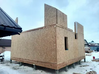 Haus nach Projekt „Vilnius“, Dorf Chernukha: Wandmontage