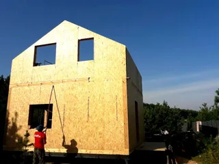 Haus nach Projekt „Alfa“, Dorf Bor: Wandmontage