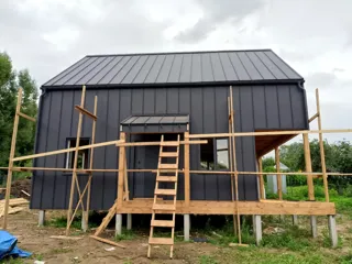 Haus nach individuellem Projekt, Gebiet Kostroma: Fassadenverkleidung