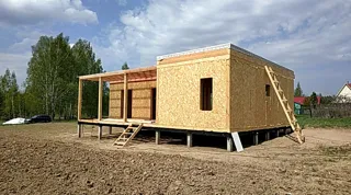 Haus nach Projekt „Mistika - E2.8“, Dorf Novoe: Wandmontage