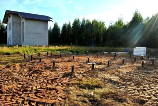 Haus nach Projekt „Sokol - 2“, Dorf Krivtsovo: Fundament und Grundrahmen