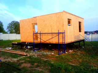 Haus nach Projekt „Amelija“, Dorf Gavshino: Wandmontage