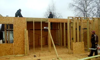 Haus nach Projekt „Usadba“, Lobnya: Wandmontage