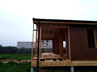 “Barnhouse 76.1” projesine göre 100 m² ev, Rodniki: cephe kaplaması
