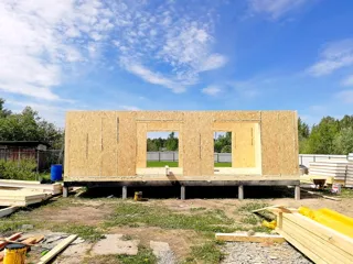 Haus nach Projekt „Mistika - S2.8“, Dorf Kukarino: Wandmontage