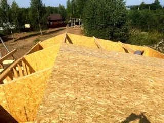 Haus 228 m² nach individuellem Projekt, Dorf Lunevo: Dach