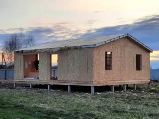 Haus nach Projekt „Barnhouse 76.1“, Rybinsk: Wandmontage