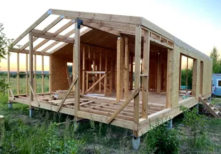 Haus nach Projekt „Barnhouse 76.1“, Dorf Rusyatino: Wandmontage