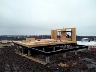 Haus nach Projekt „Dorofejewo“, Region Jaroslawl: Wandmontage