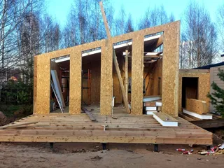 Haus nach individuellem Projekt, KP „Jaroslawskoje Wsmorje“: Wandmontage