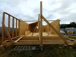 55,5 m² house built to a custom design, Kostroma Region: wall assembly